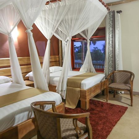 Pakuba Safari Lodge Nwoya Esterno foto